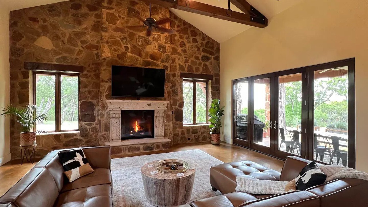 Photo of Livingroom in Sunset Valley