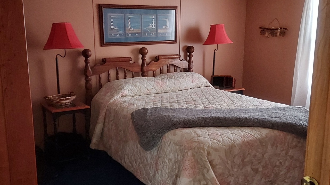 Photo of Bedroom in Grove