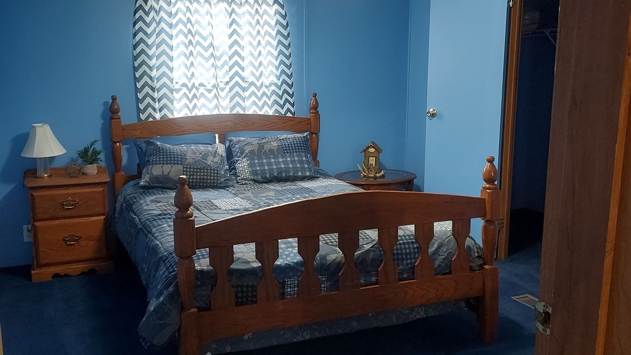 Photo of Bedroom in Grove