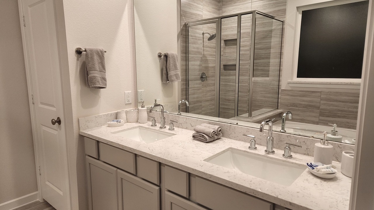 Photo of Bathroom in Clodine