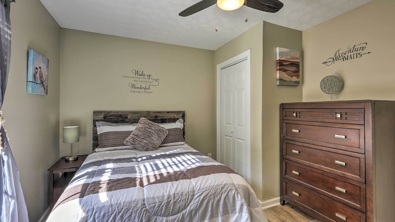 Photo of Others in Oak Hill