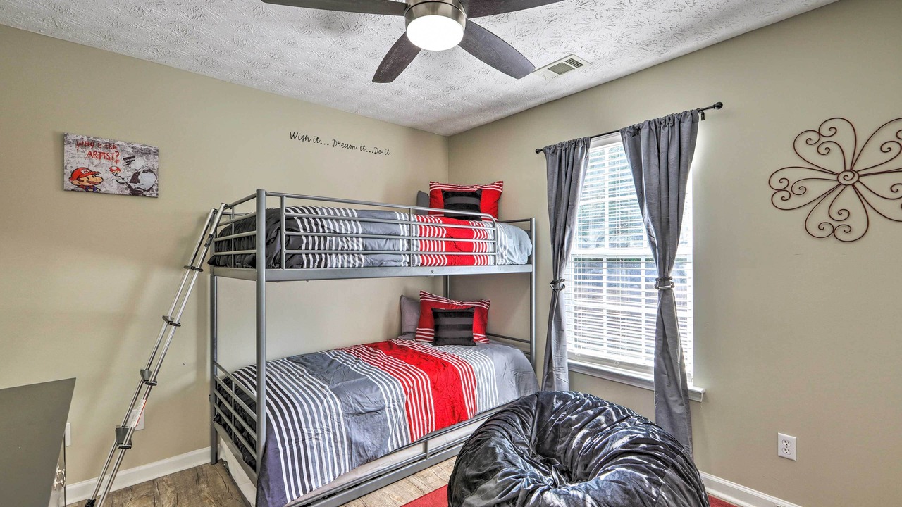 Photo of Bedroom in Oak Hill