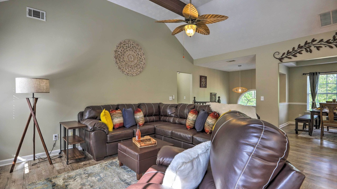 Photo of Livingroom in Oak Hill