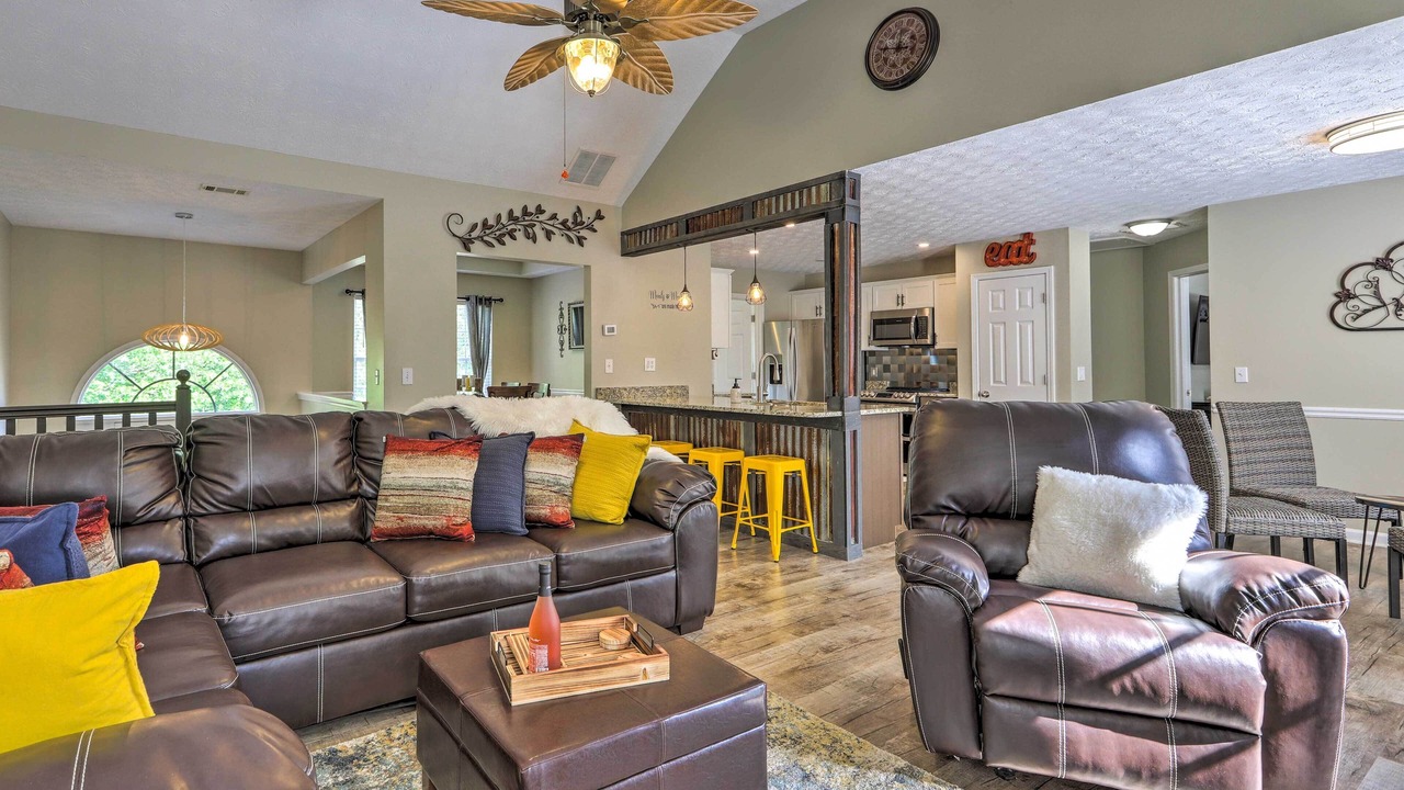 Photo of Livingroom in Oak Hill