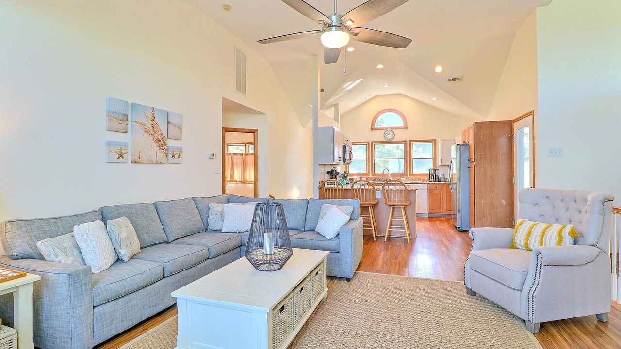 Photo of Bedroom in Monteray Shores