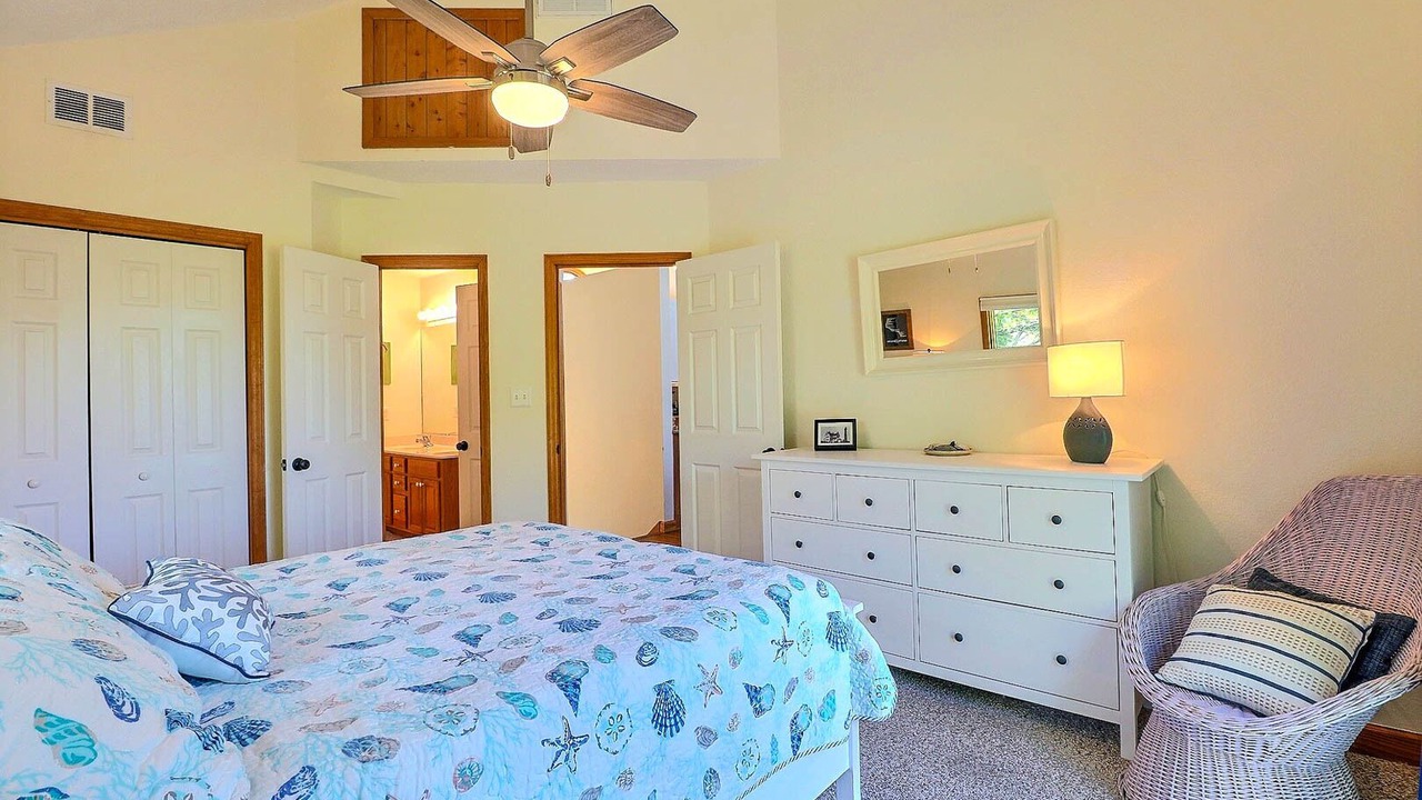 Photo of Bathroom in Monteray Shores