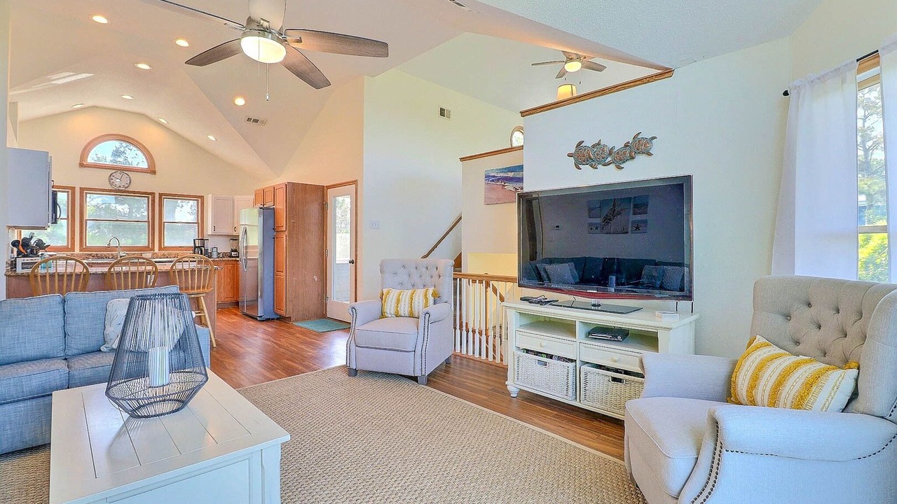 Photo of Bedroom in Monteray Shores