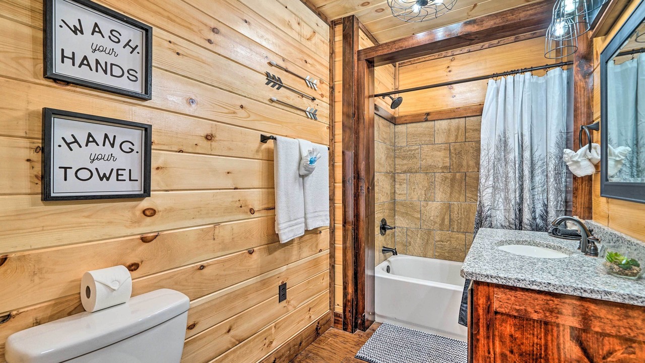 Photo of Bathroom in Golden