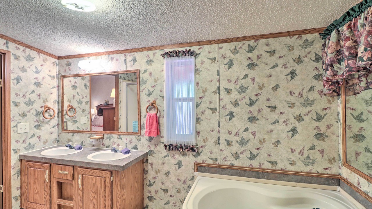 Photo of Bathroom in Greers Ferry