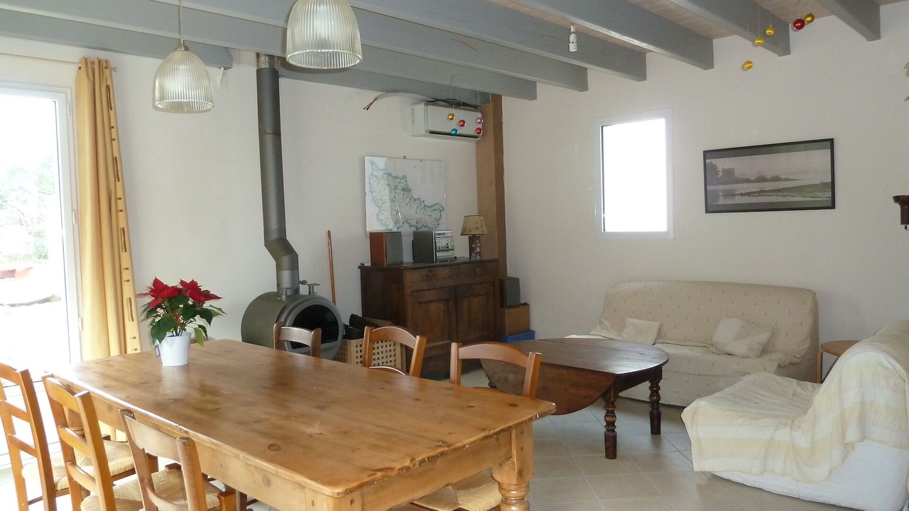 Photo of Others in Le Palais