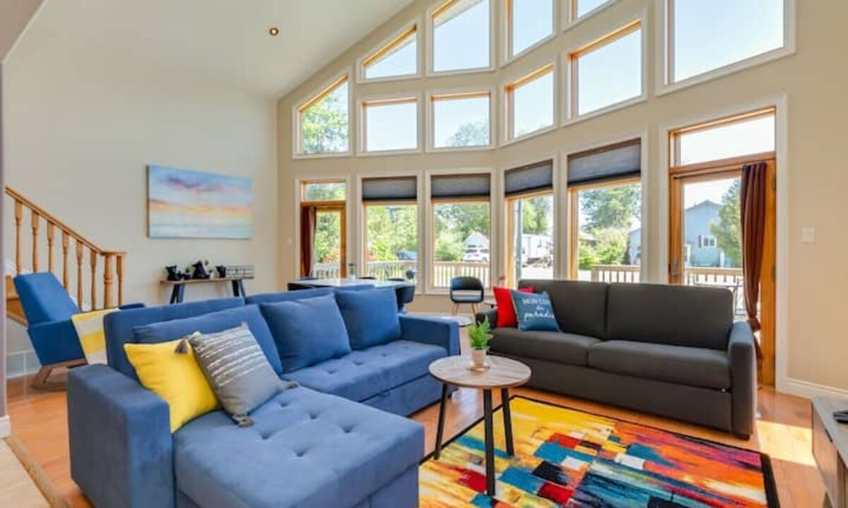 Photo of Livingroom in Alcona