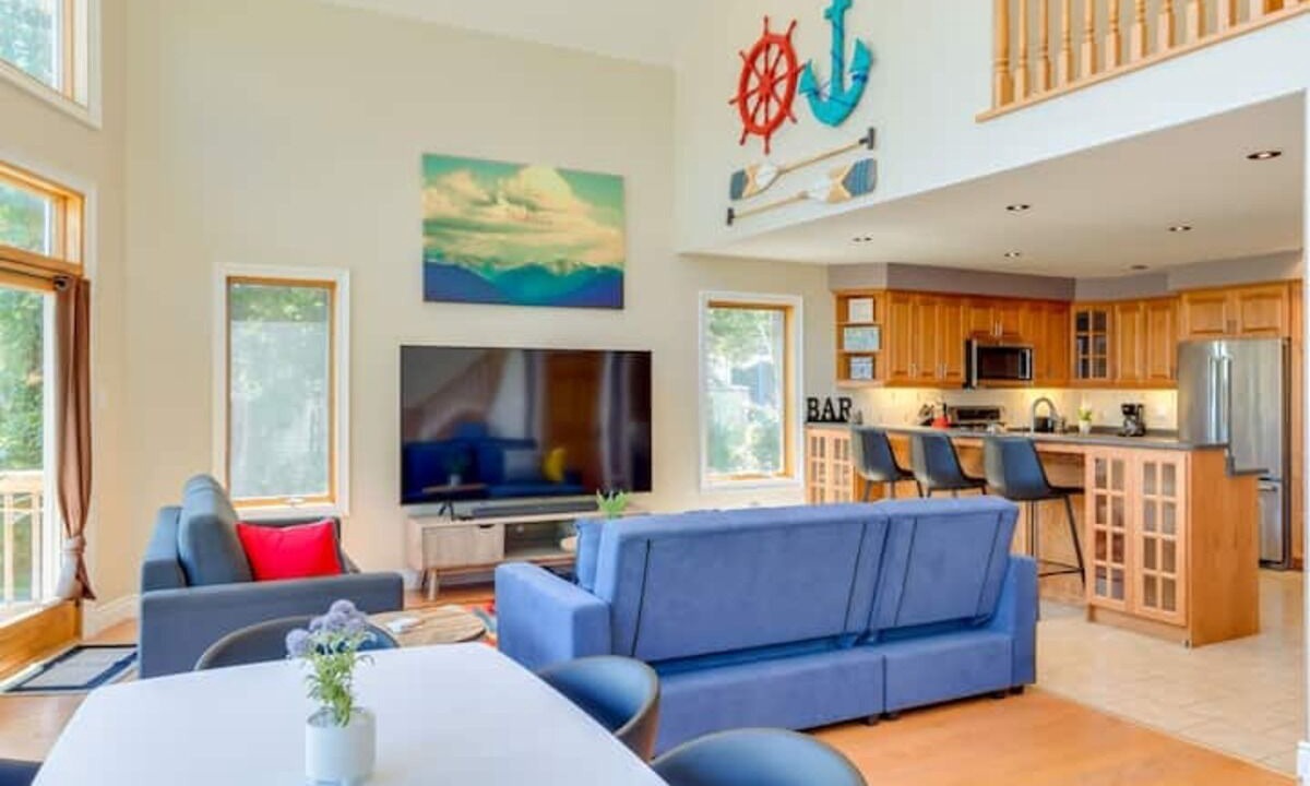 Photo of Livingroom in Alcona