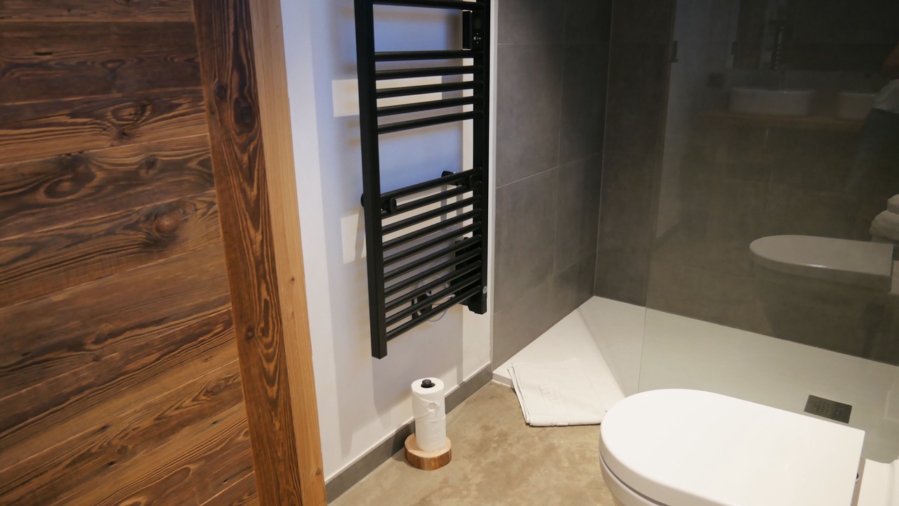 Photo of Bathroom in Demi-Quartier