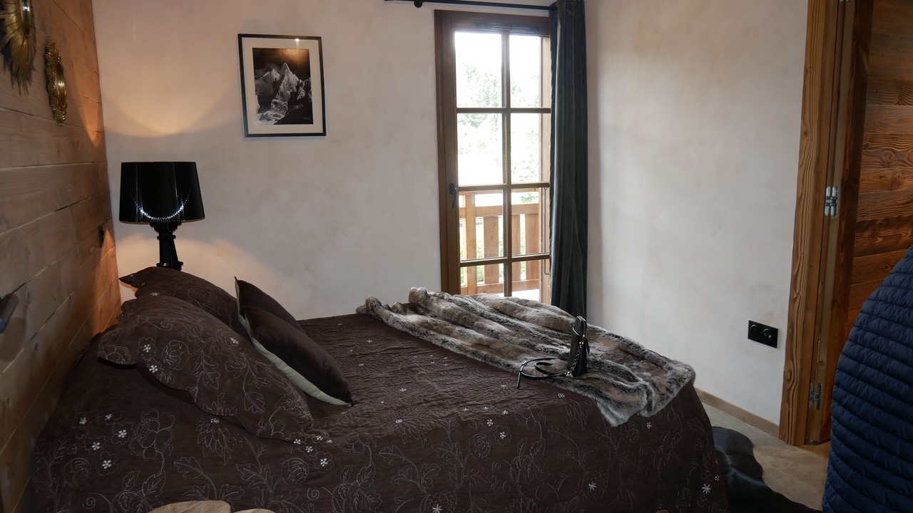 Photo of Bedroom in Demi-Quartier