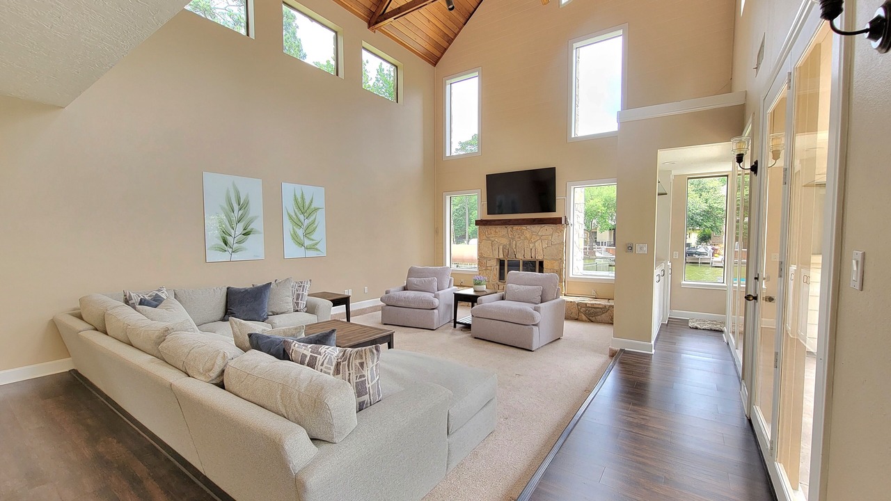 Photo of Livingroom in Walden on Lake Conroe