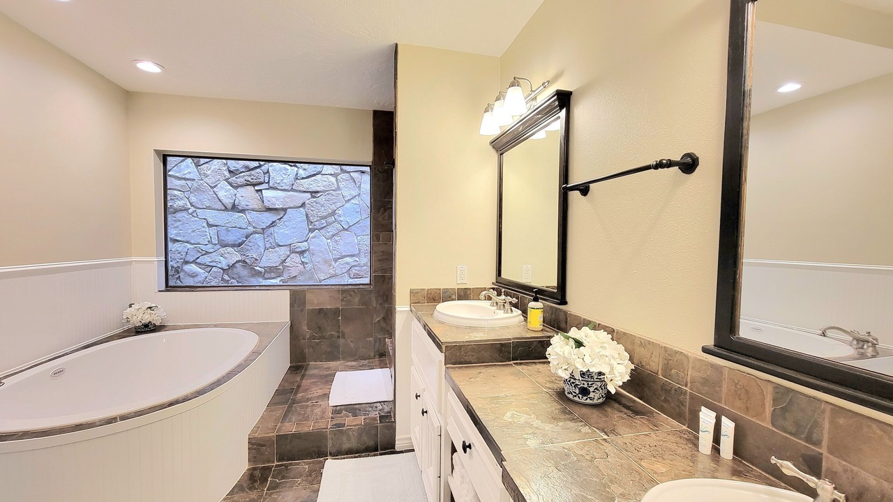 Photo of Bathroom in Walden on Lake Conroe