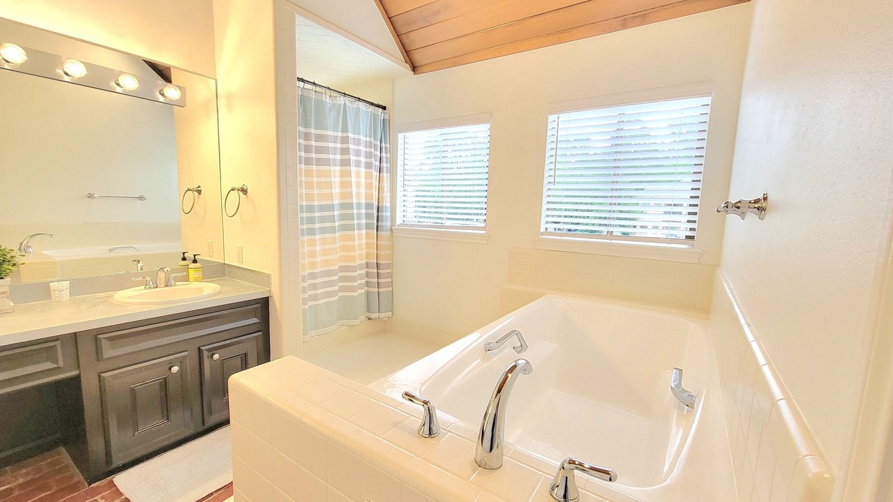 Photo of Bathroom in Walden on Lake Conroe