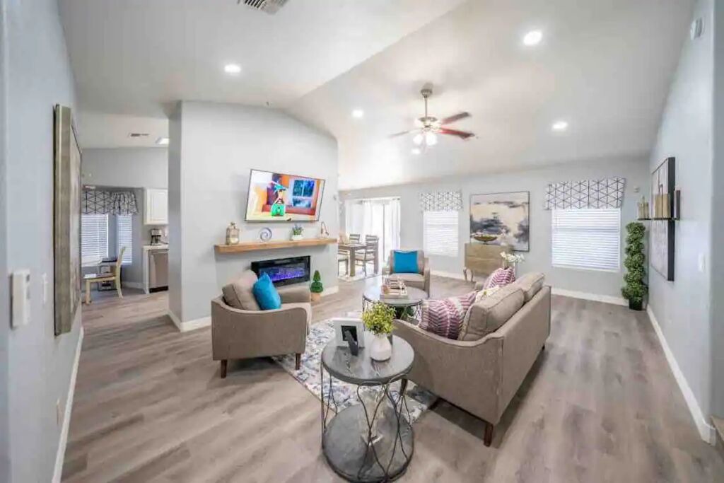 Photo of Livingroom in Pecos West