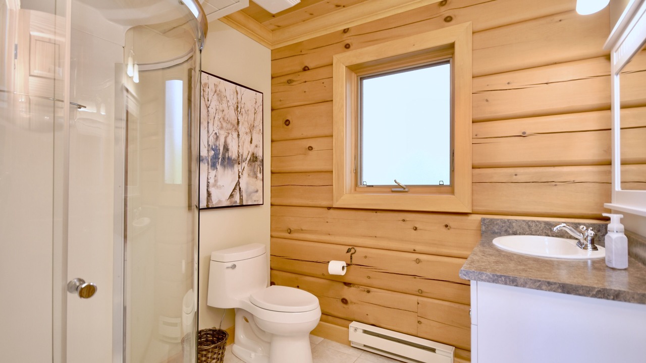 Photo of Bathroom in Utterson