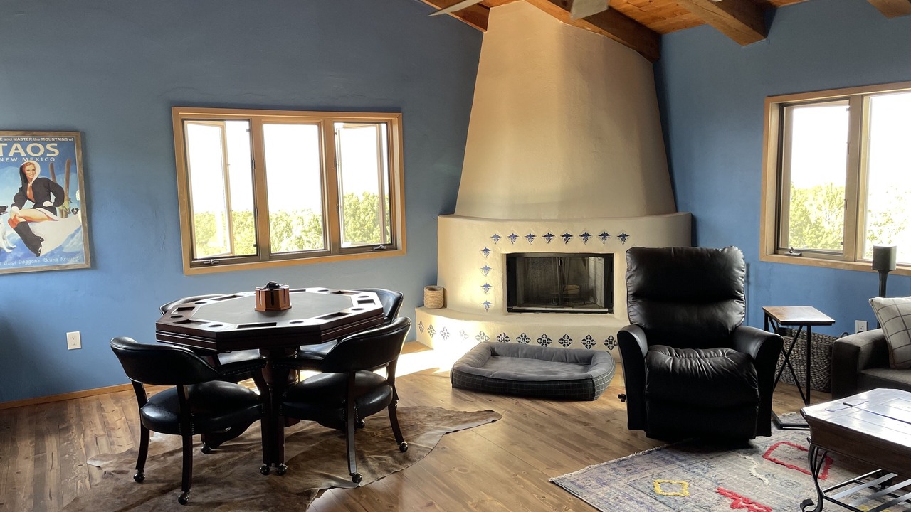 Photo of Livingroom in Ranchos De Taos