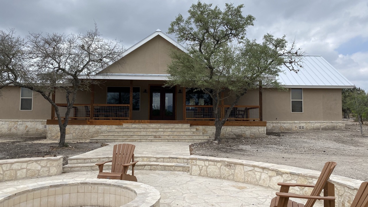 Photo of Patio Balcony in Uvalde