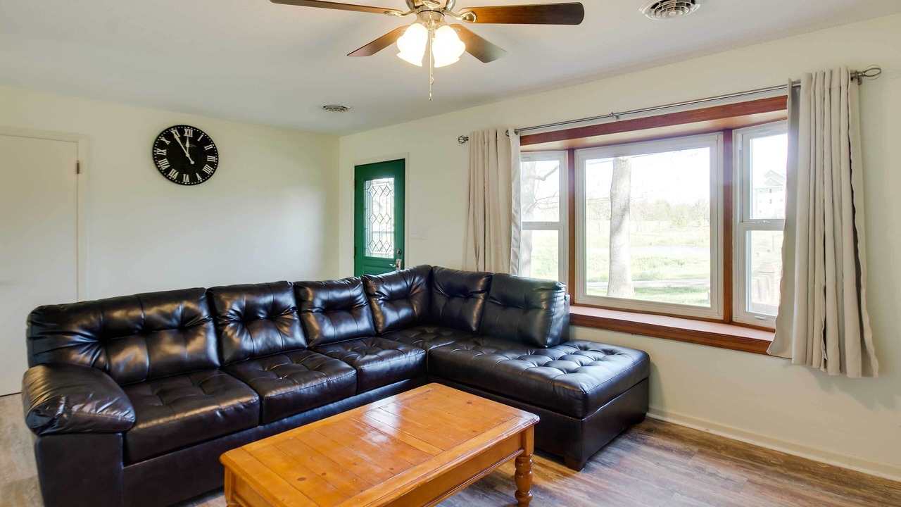 Photo of Livingroom in Cross Keys