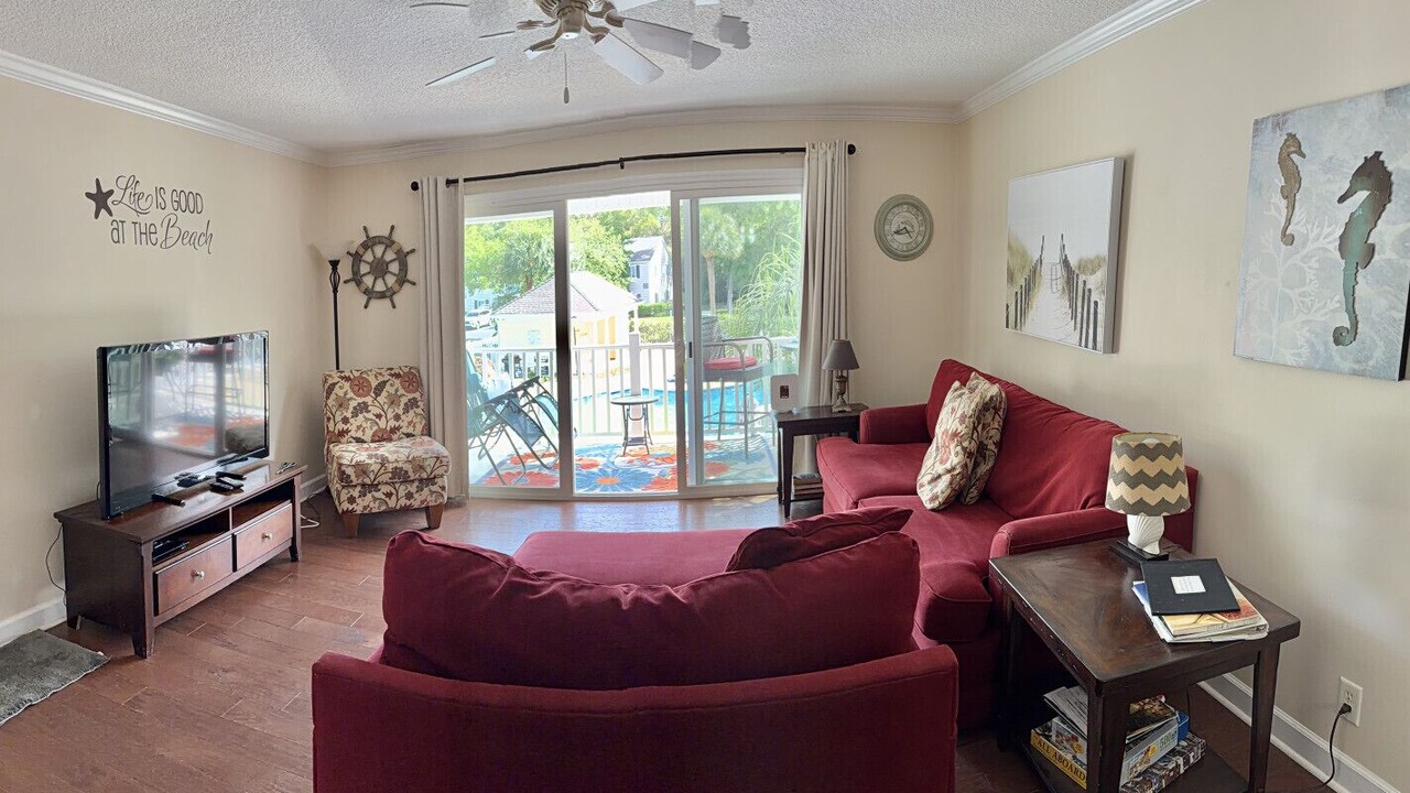 Photo of Livingroom in Demere Park