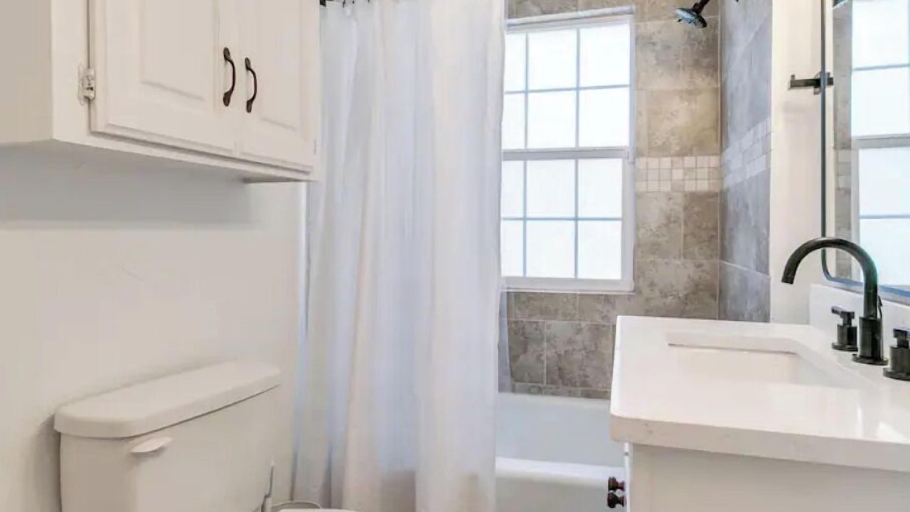 Photo of Bathroom in Miller