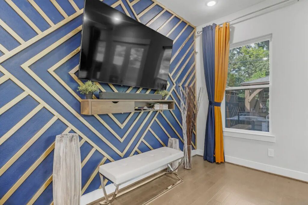 Photo of Livingroom in South Central Houston