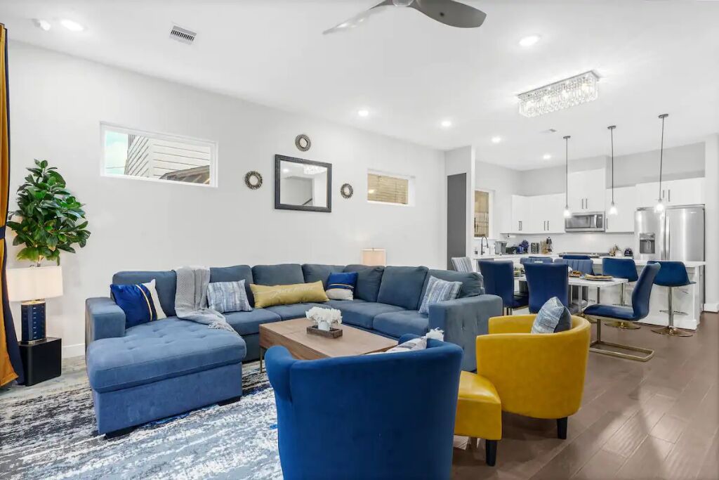 Photo of Livingroom in South Central Houston