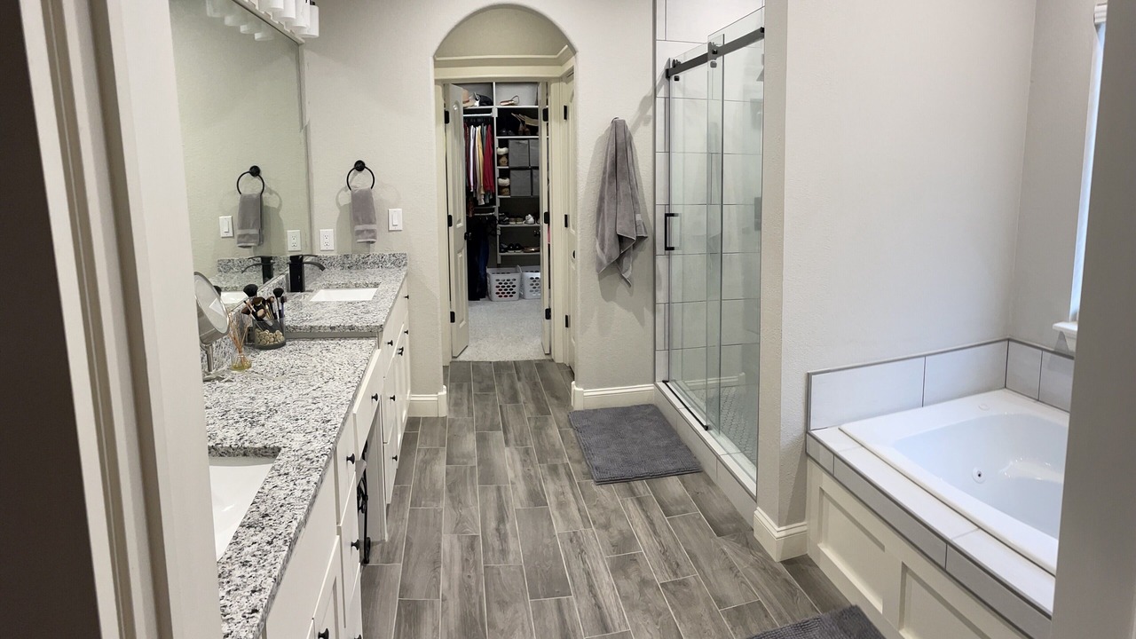 Photo of Bathroom in Glenpool