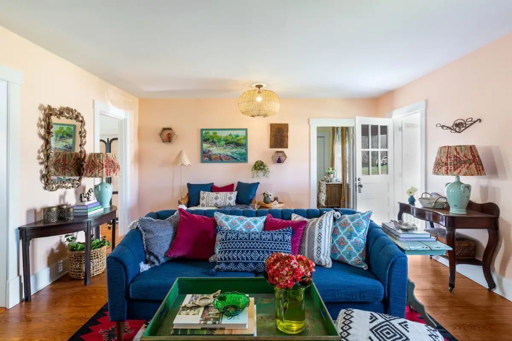Photo of Livingroom in Cobham