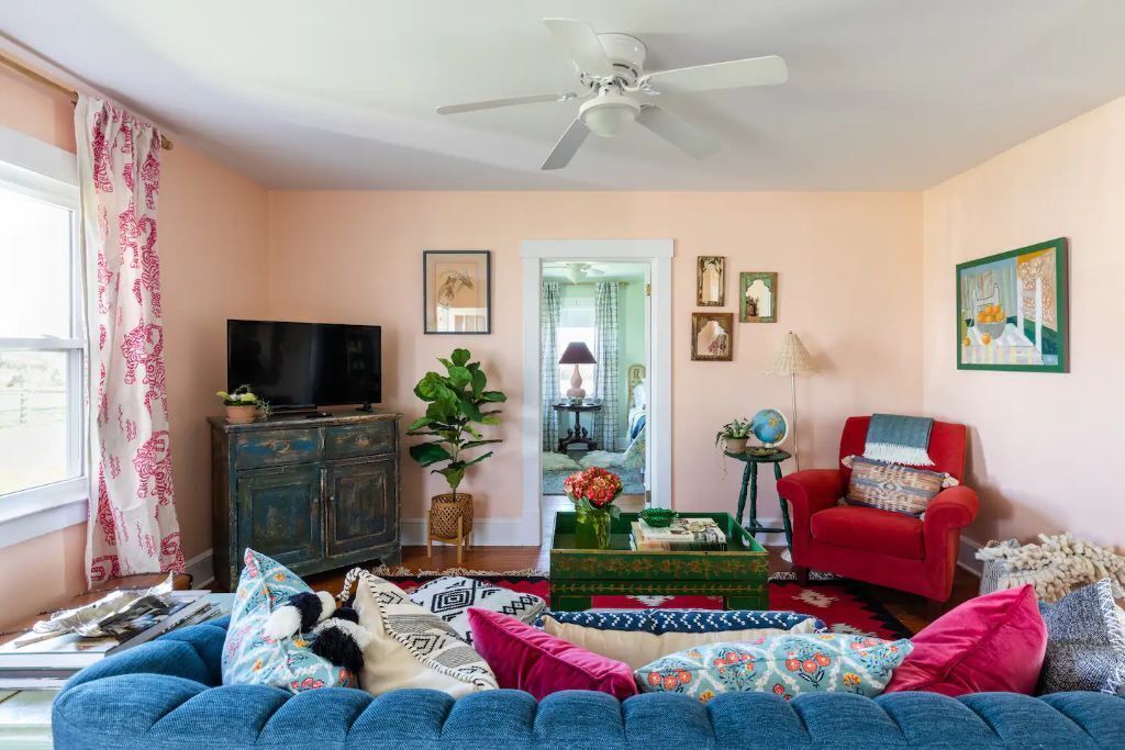 Photo of Livingroom in Cobham