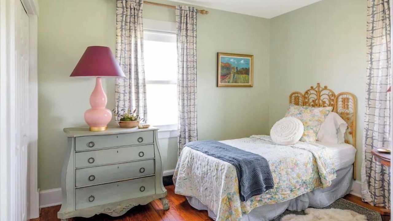 Photo of Bedroom in Cobham