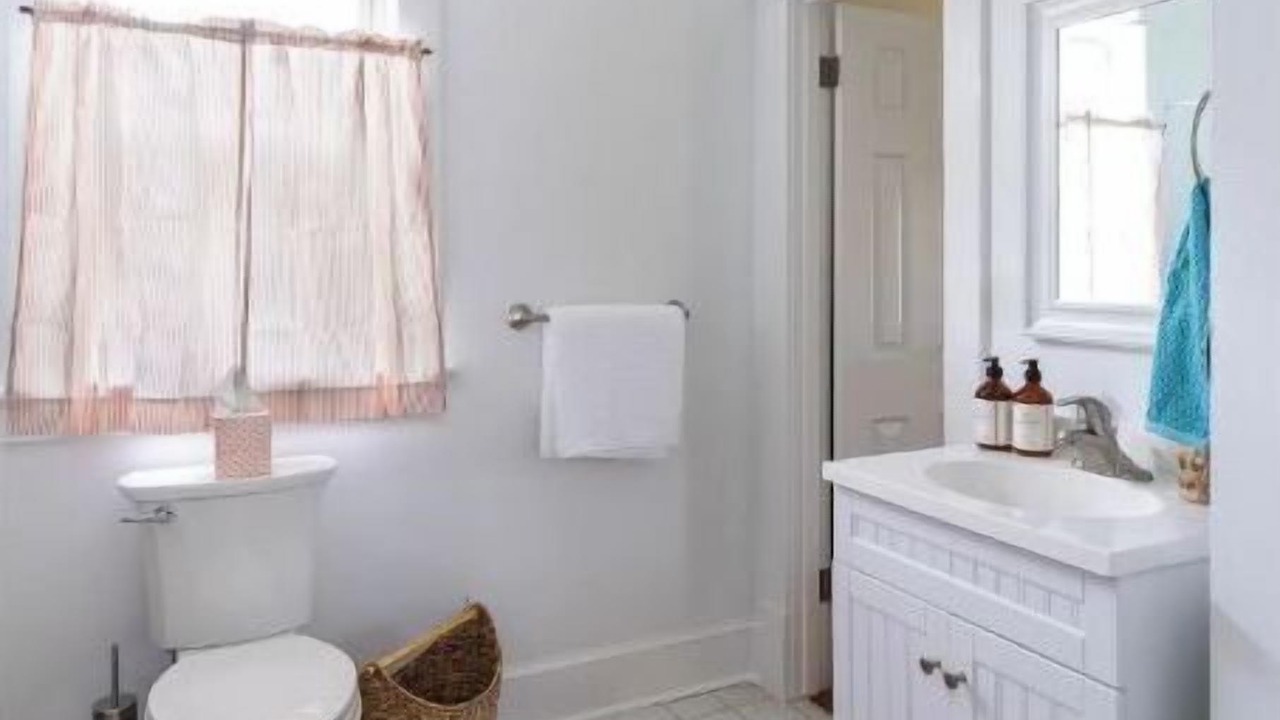 Photo of Bathroom in Cobham