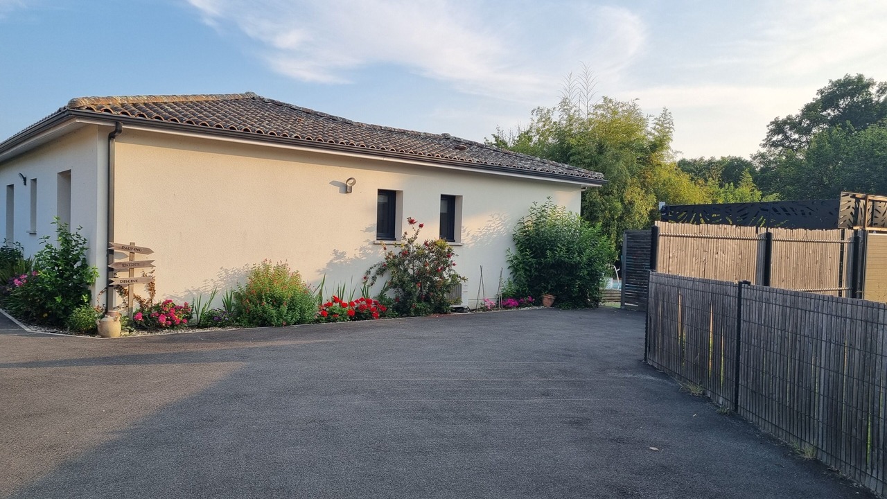 Photo of Outdoor in Saint-Medard-d'Eyrans