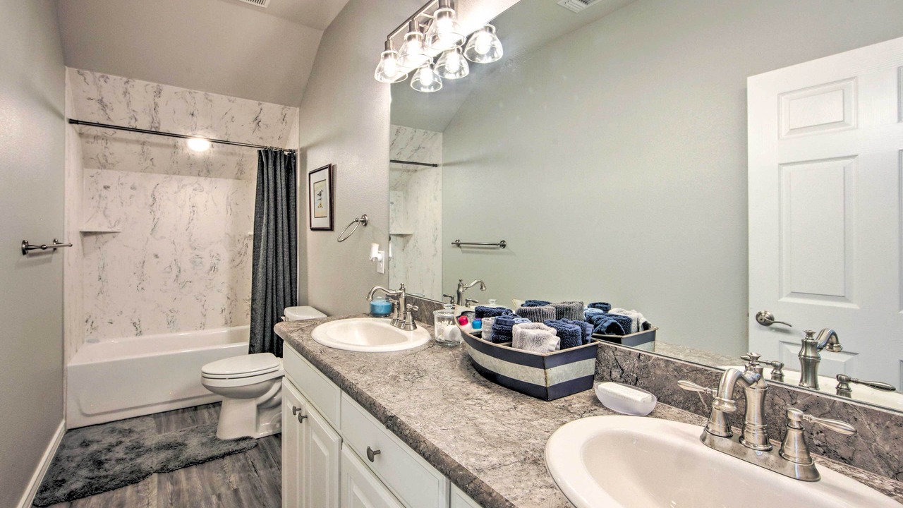Photo of Bathroom in Carolyn Estates