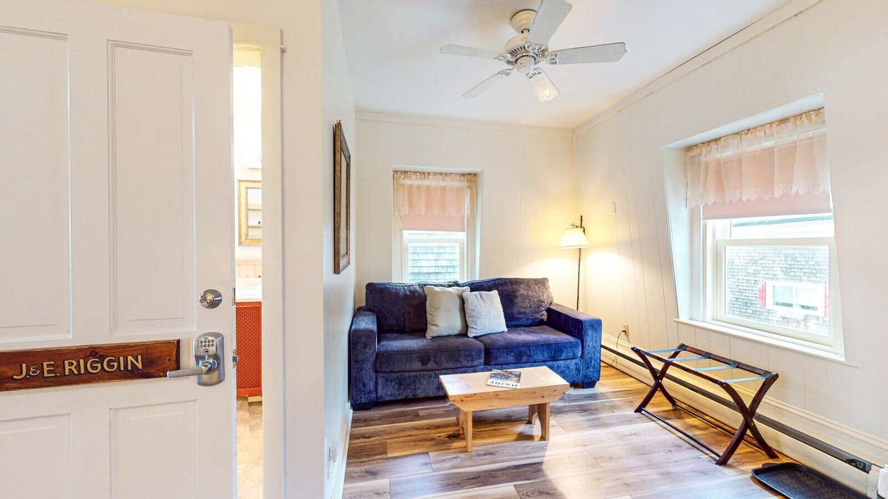 Photo of Livingroom in Stonington