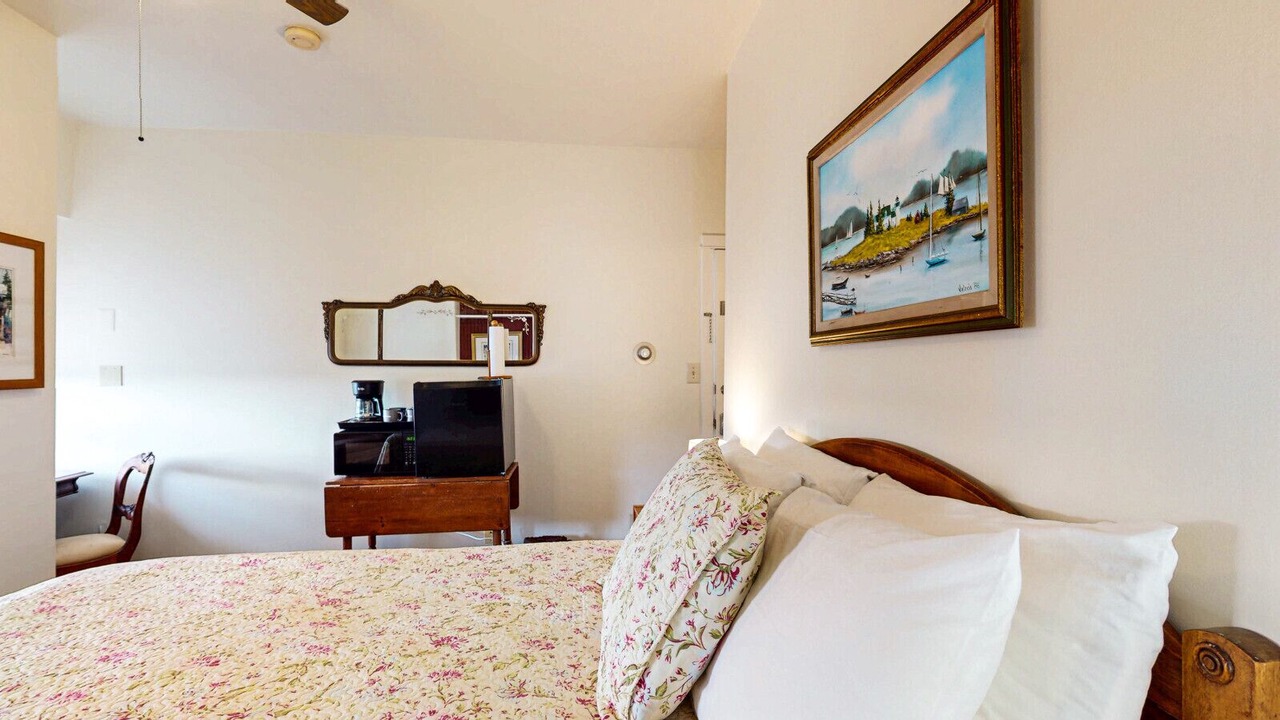 Photo of Bedroom in Stonington