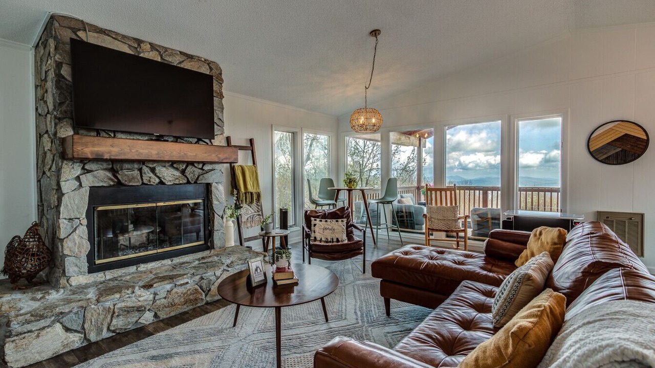 Photo of Livingroom in Beech Mountain