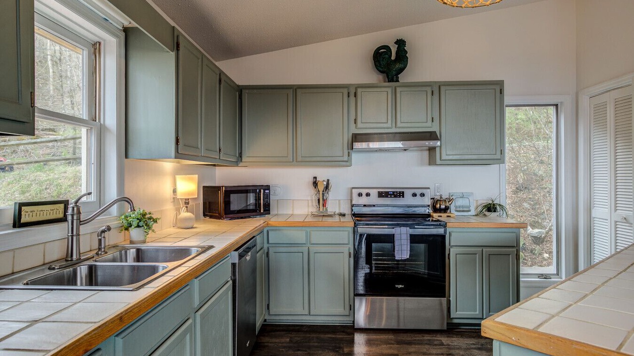 Photo of Kitchen in Beech Mountain