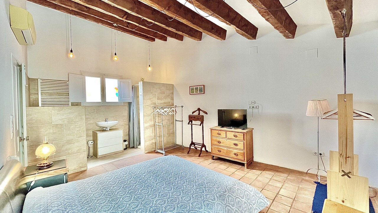 Photo of Bedroom in Roses Town Center