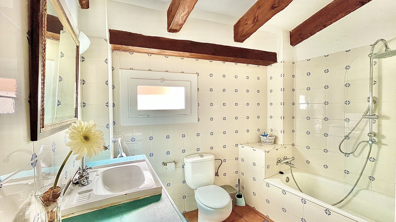 Photo of Bathroom in Roses Town Center