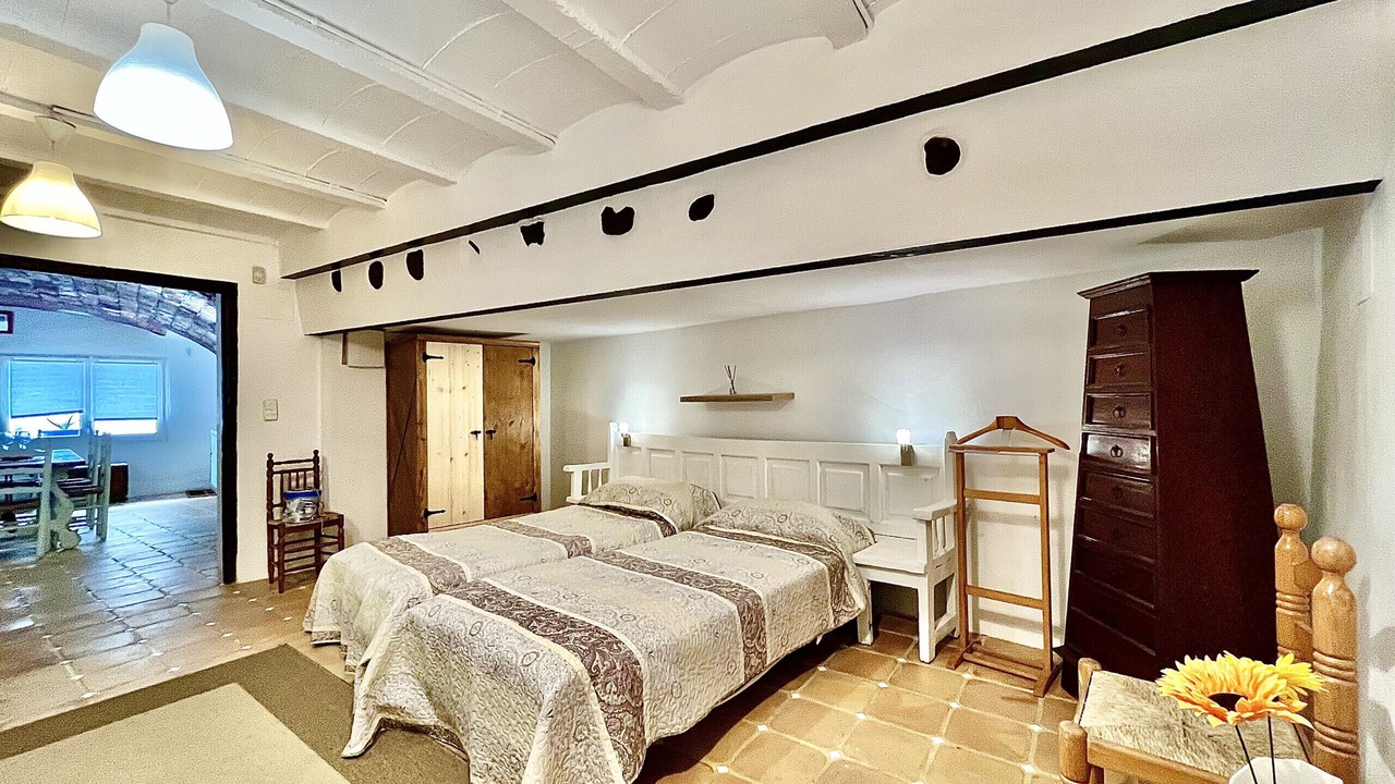 Photo of Bedroom in Roses Town Center
