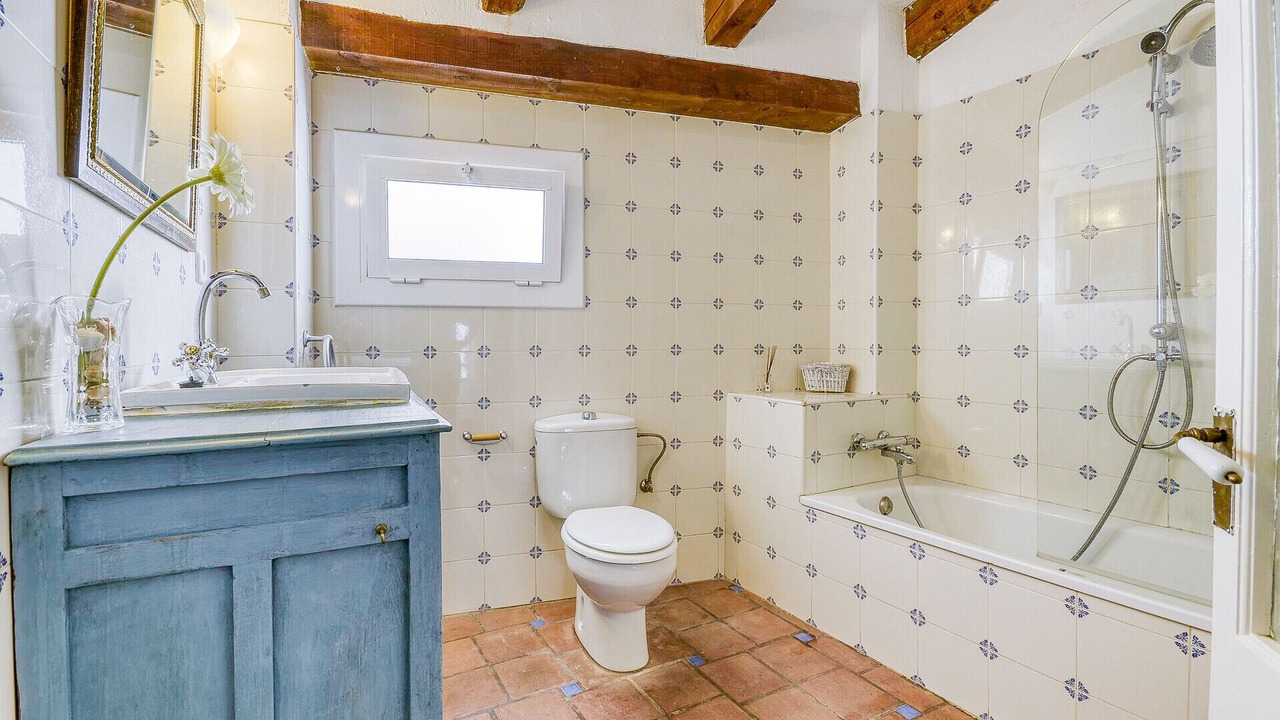 Photo of Bathroom in Roses Town Center