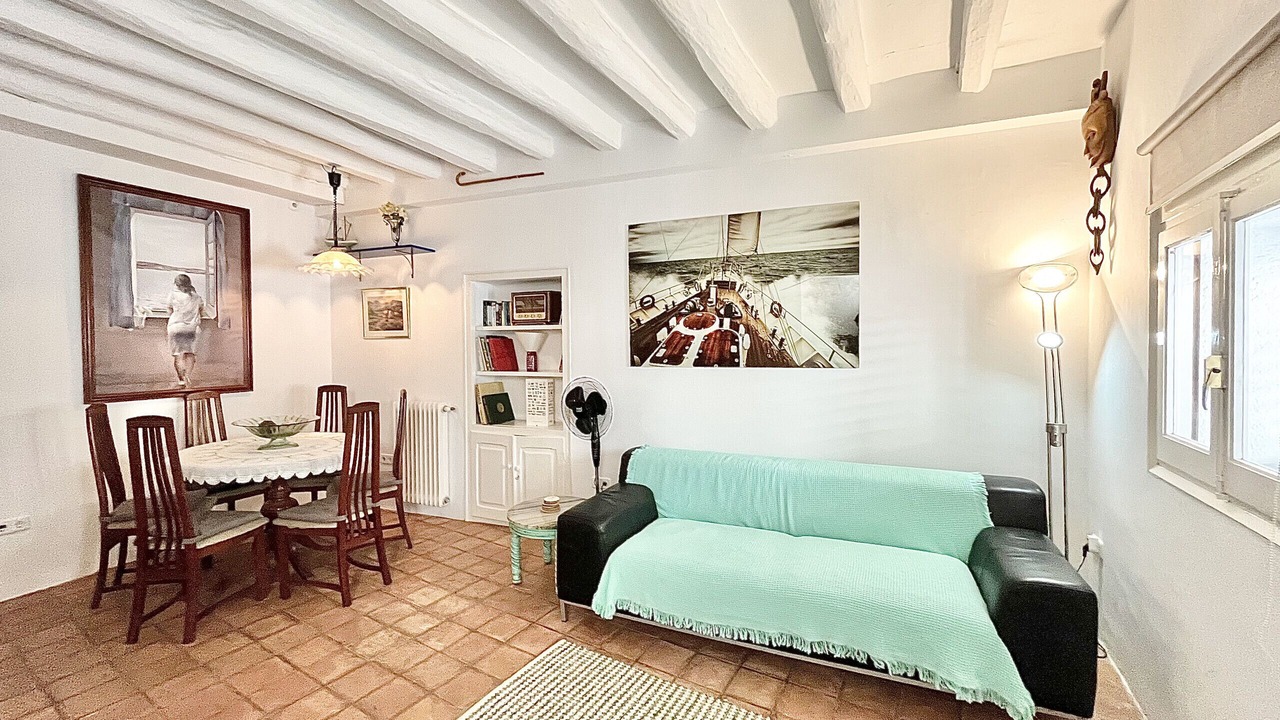 Photo of Livingroom in Roses Town Center