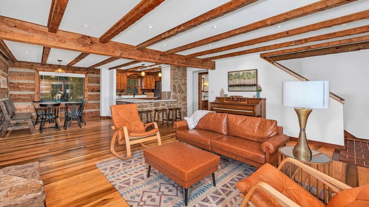 Photo of Livingroom in Hendersonville