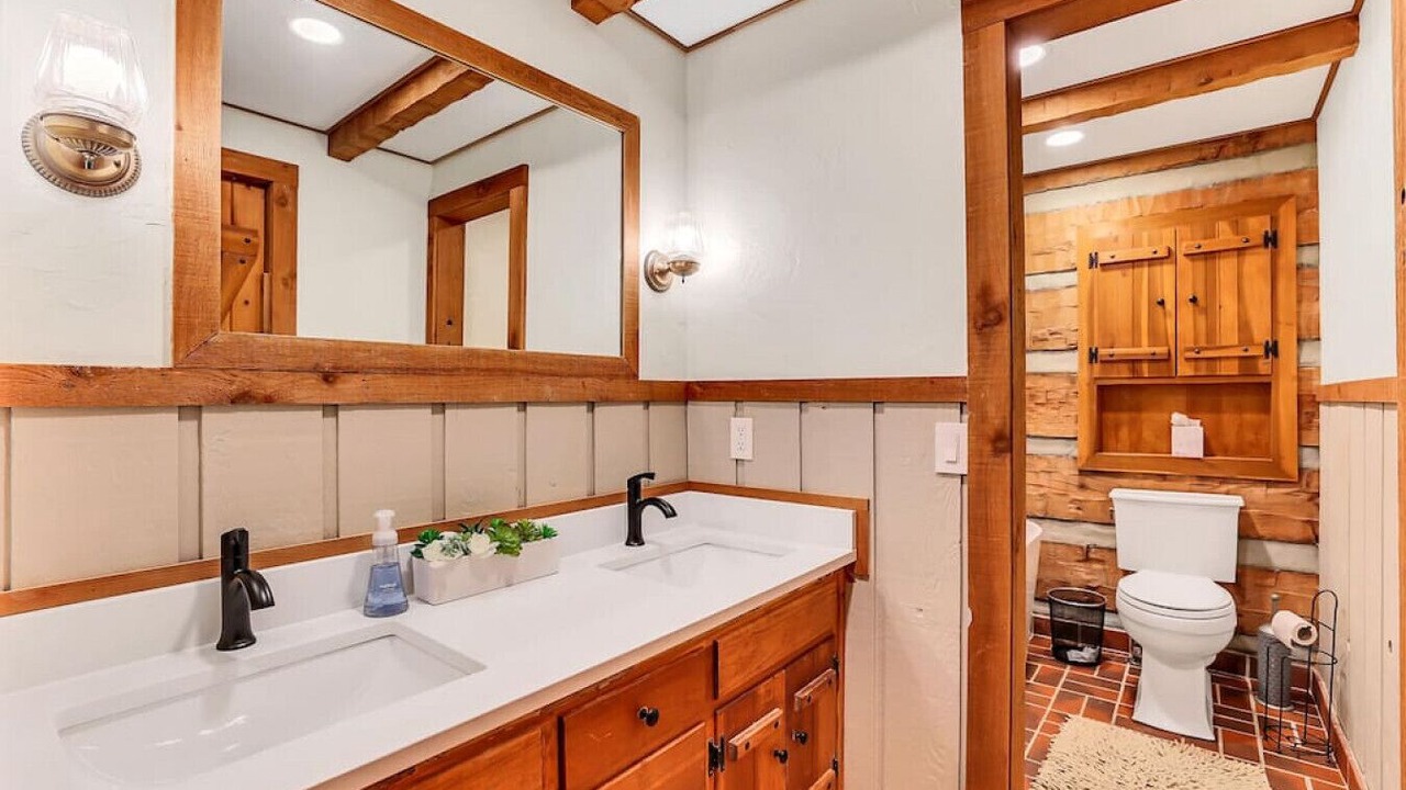 Photo of Bathroom in Hendersonville