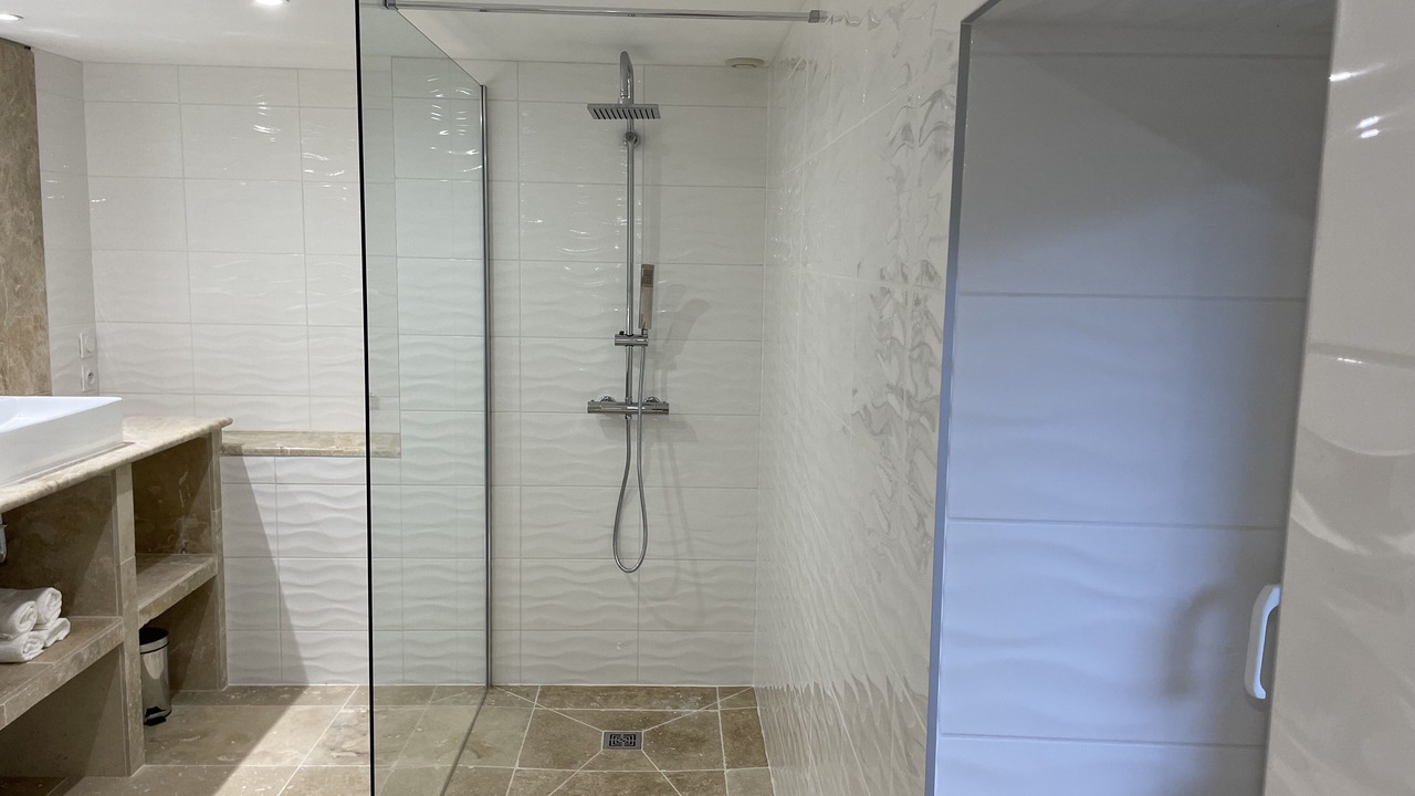 Photo of Bathroom in Saint-Pastour