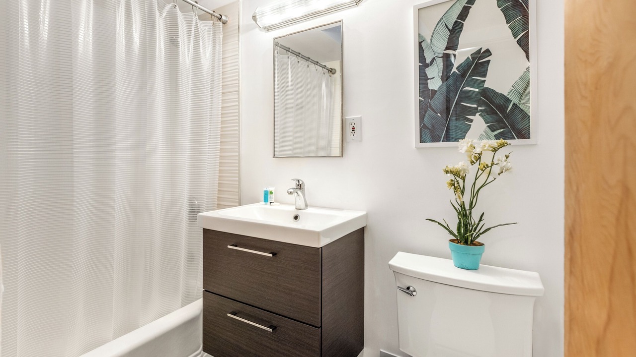 Photo of Bathroom in Racquet Club Estates